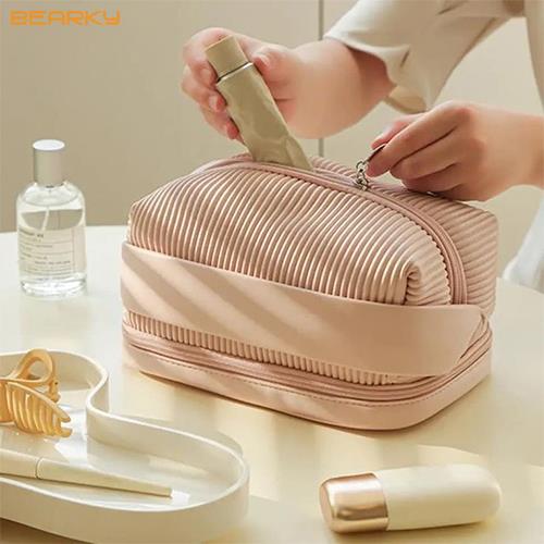 Effortless Beauty Organization: Meet Your New Favorite Accessory - The organizer makeup bag!